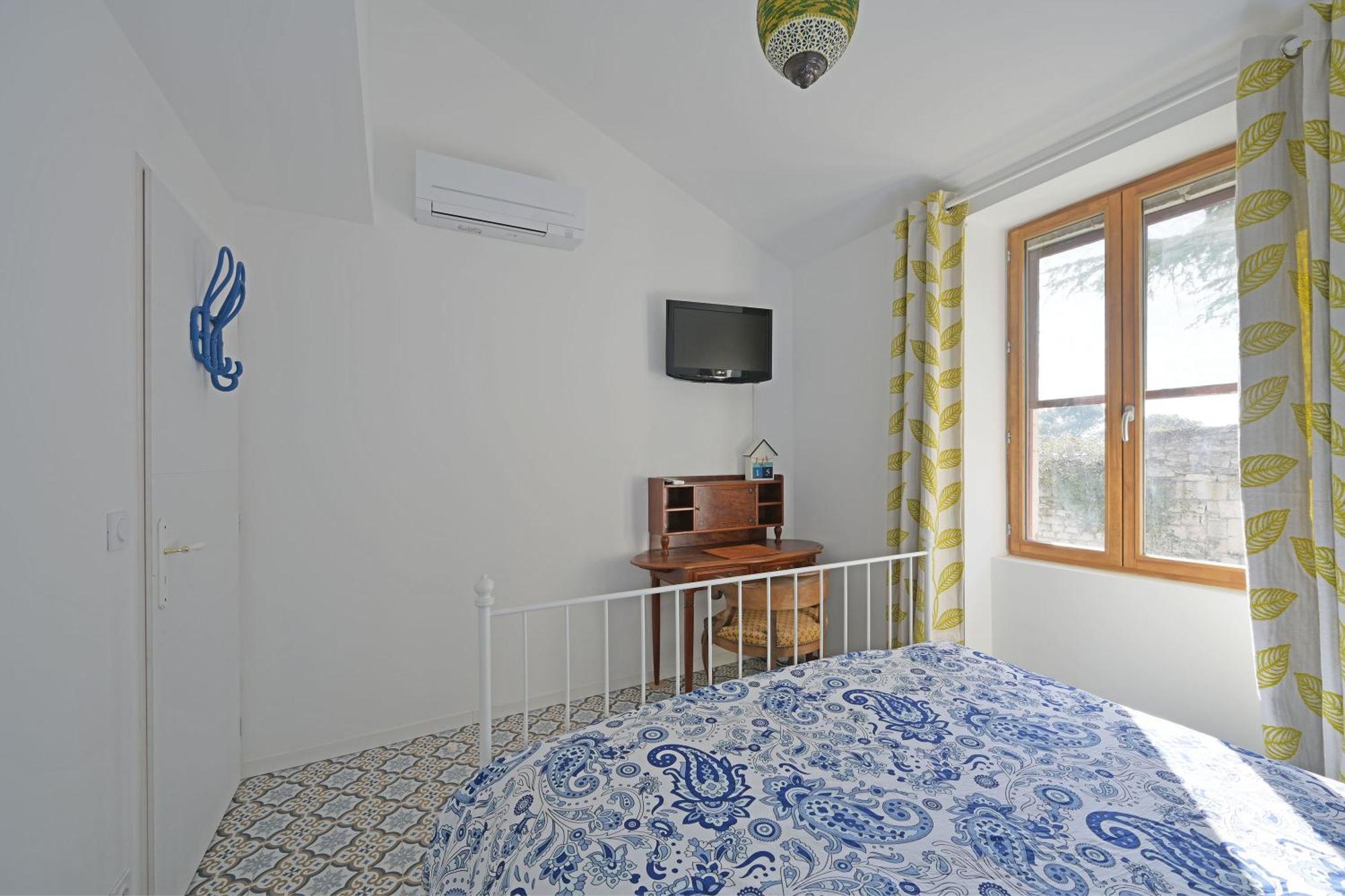 La Cigale - Vieux Village - Charmante Maisonnette Climatisee Avec Jardin ヴィルヌーヴ・レ・ザヴィニョン エクステリア 写真